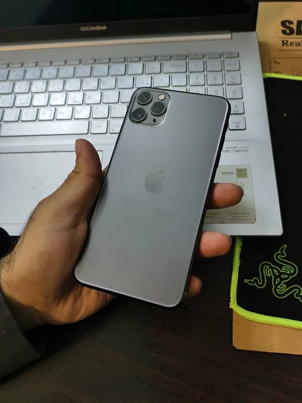 IPhone 11 pro max 4