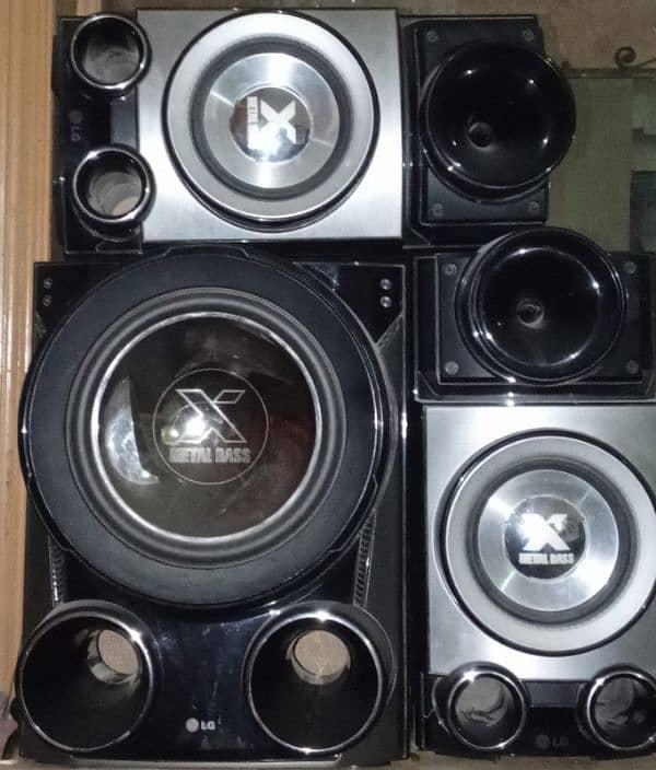 Matel Bass LG Room speakers sound quality outstanding condition 10/10 1