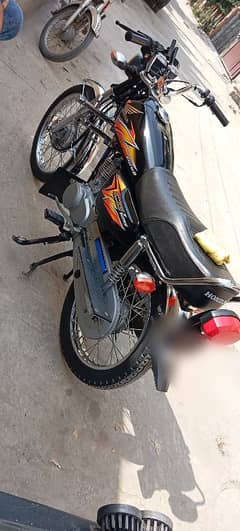 Honda 125 Black 21 Model lush condition