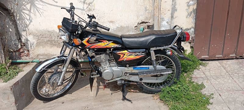 Honda 125 Black 21 Model lush condition 5