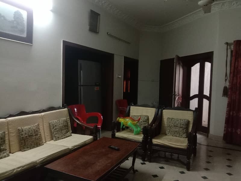 Beautiful Corner 2-Unit House In Gulistan Colony 1