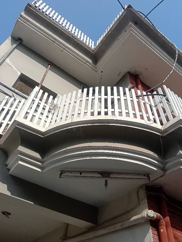 Beautiful Corner 2-Unit House In Gulistan Colony 12