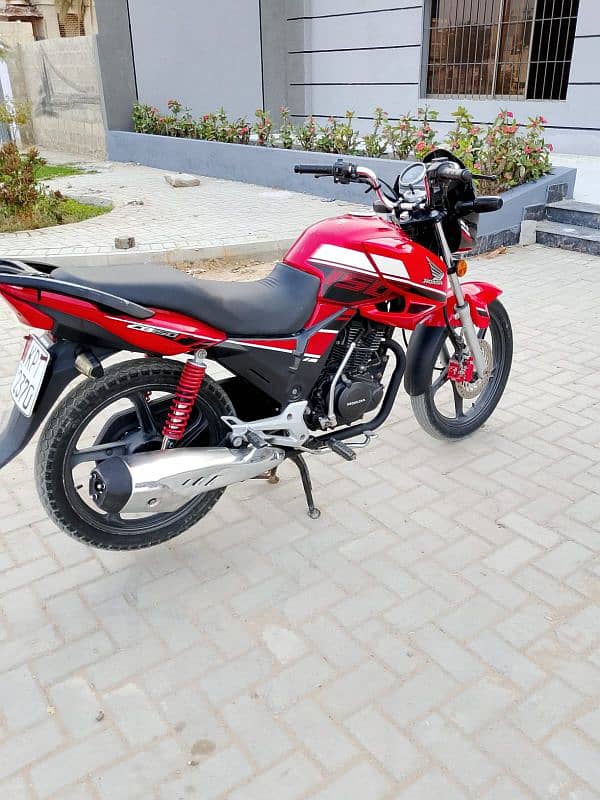 Honda cB 150F 0