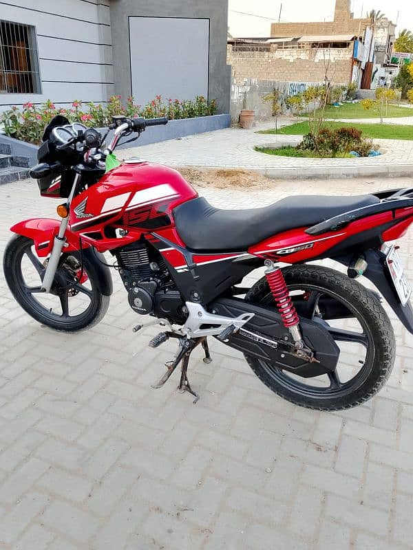 Honda cB 150F 4