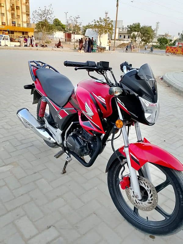 Honda cB 150F 5