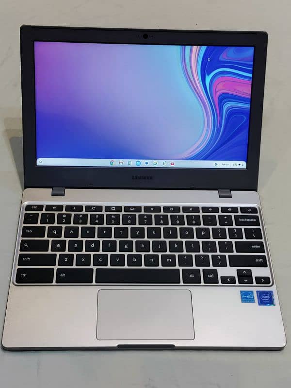 CHROMEBOOK LATEST VERSION 4GB 32GB 0