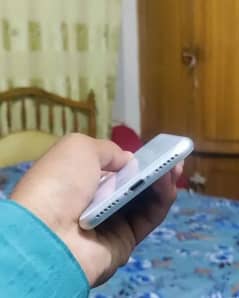 IPHONE 8 NON PTA 64GB exchange possible