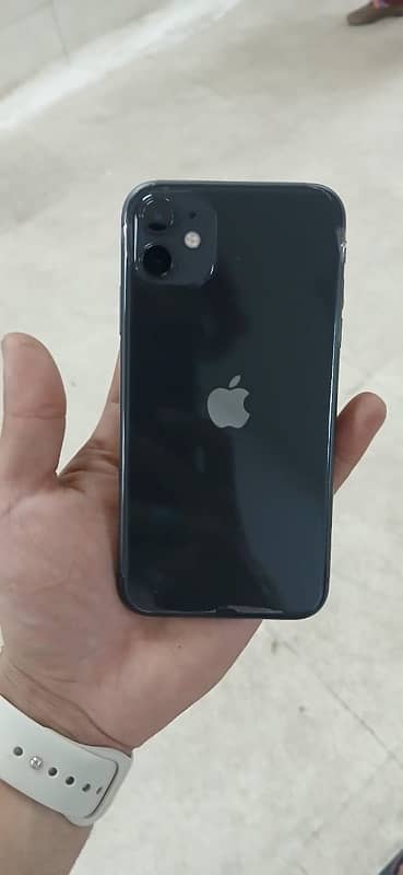 iPhone 11jv 64 gb 10/10 waterpack in official Apple warranty 0