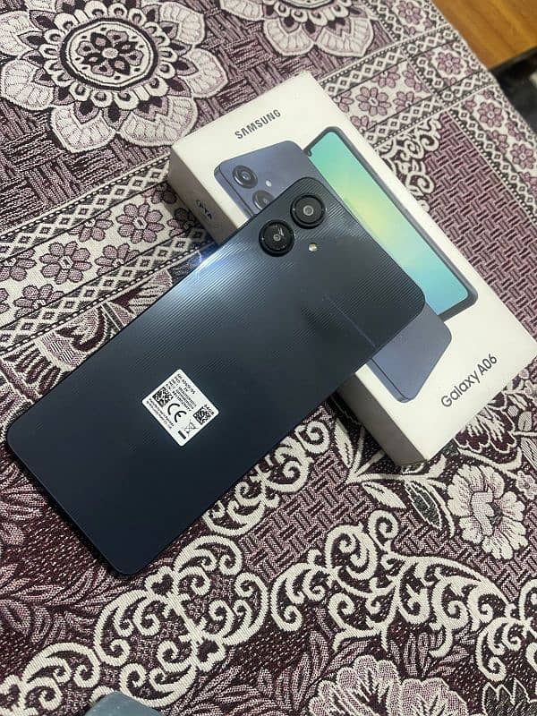 samsung galaxy A06 just box open 1