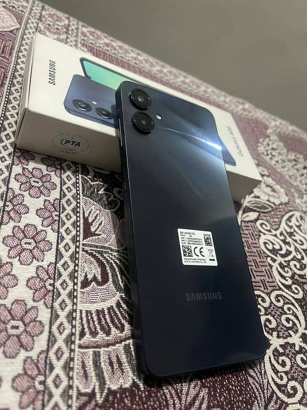 samsung galaxy A06 just box open 3