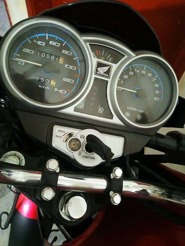 Honda Cb150F. 10/10. like brand new. 4