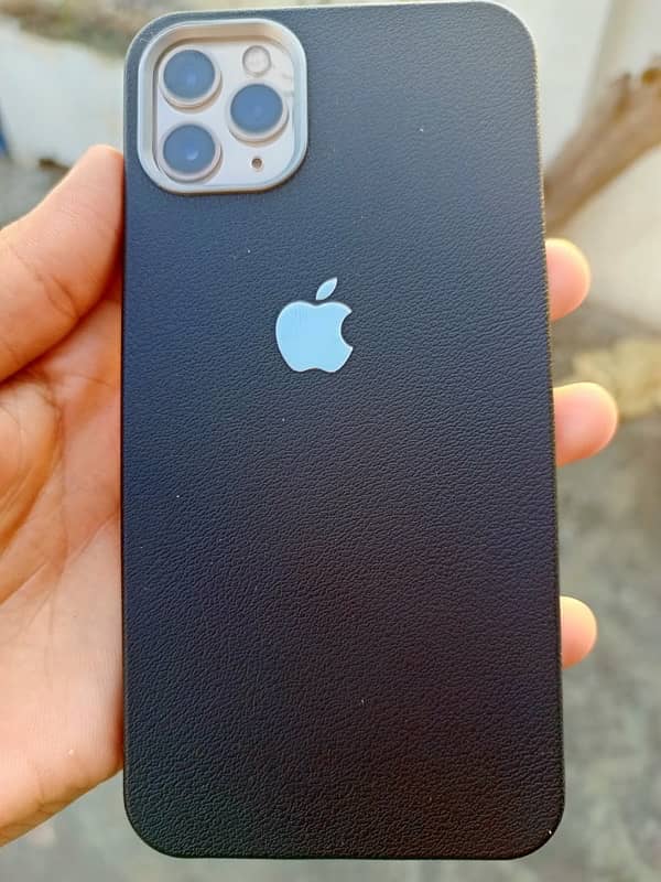 iPhone 11 Pro Max non pta glitch sim working 10/8 condition 3