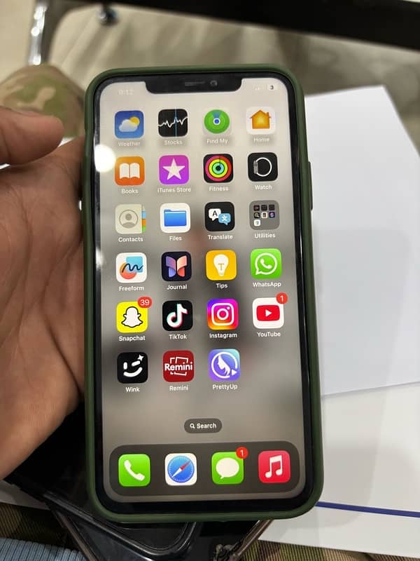 iPhone 11 Pro Max non pta glitch sim working 10/8 condition 10