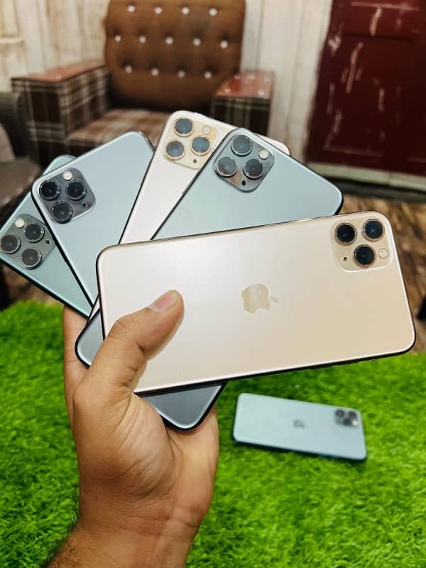 iPhone 11 Pro Max 100% health 10 by 10 0