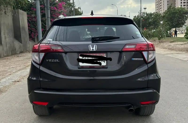 Honda Vezel hybrid full option 6