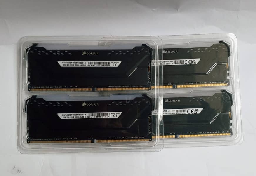 Corsair VENGEANCE RGB PRO 64GB (4 x 16GB) DDR4 DRAM 3600MHz C18 1