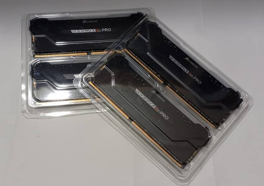 Corsair VENGEANCE RGB PRO 64GB (4 x 16GB) DDR4 DRAM 3600MHz C18 2