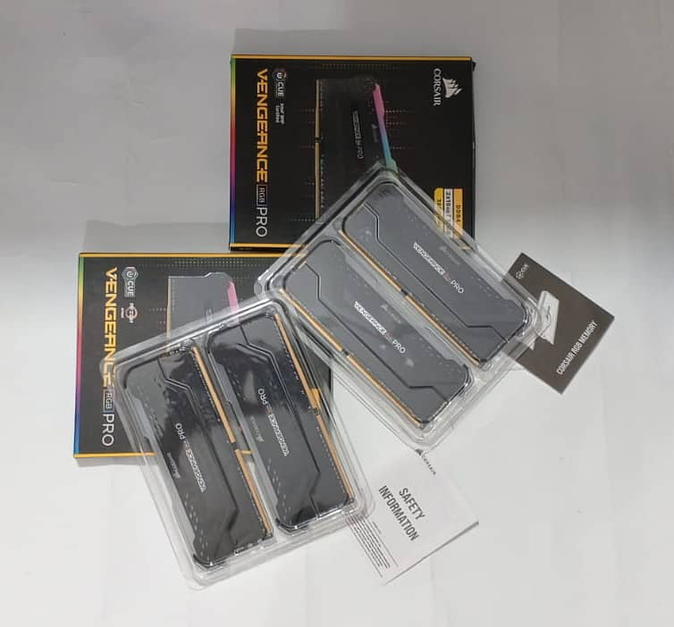 Corsair VENGEANCE RGB PRO 64GB (4 x 16GB) DDR4 DRAM 3600MHz C18 3