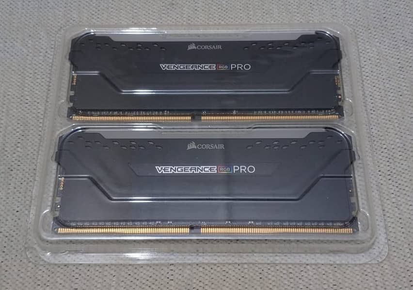 Corsair VENGEANCE RGB PRO 64GB (4 x 16GB) DDR4 DRAM 3600MHz C18 4