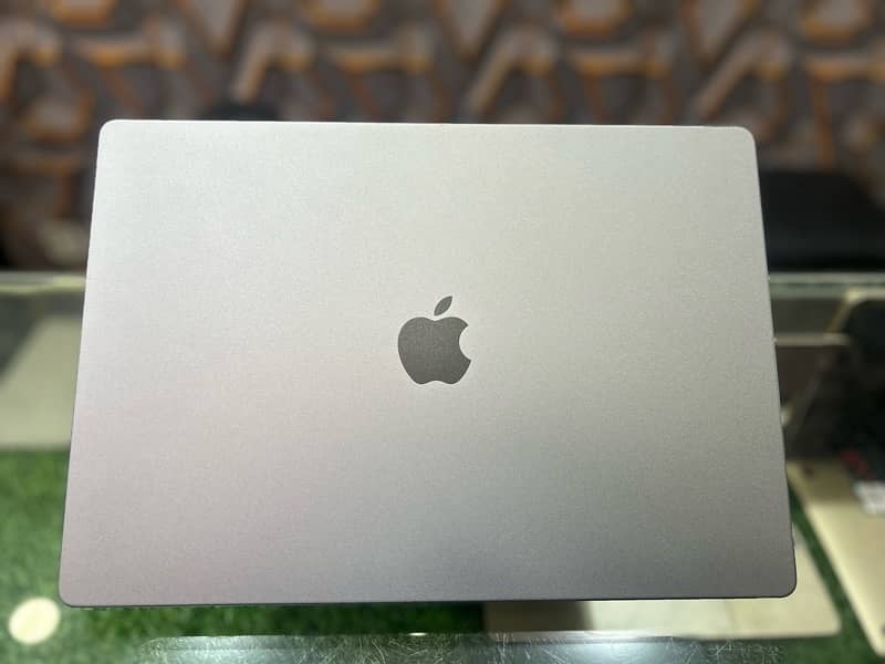 MacBook Pro M1 Max 16” 32/2TB 3