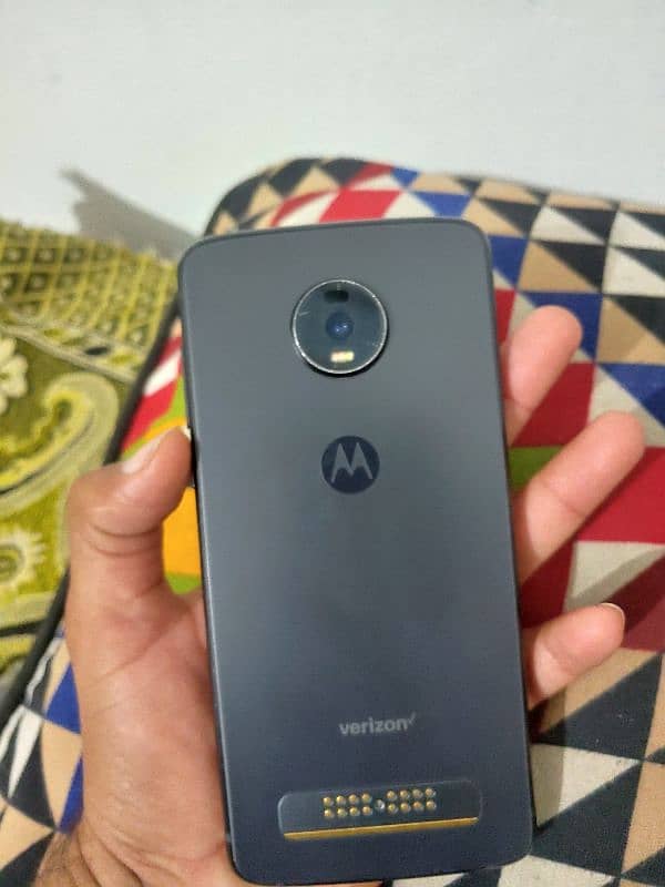 Moto Z4 display finger 1