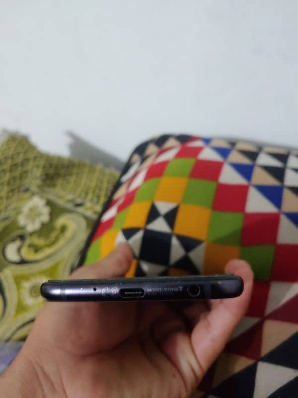 Moto Z4 display finger 4