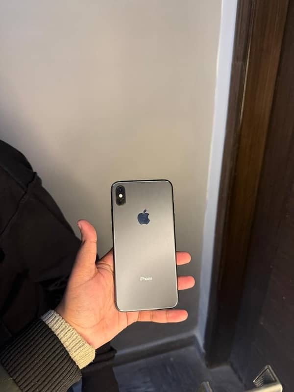 Iphone xs max 4