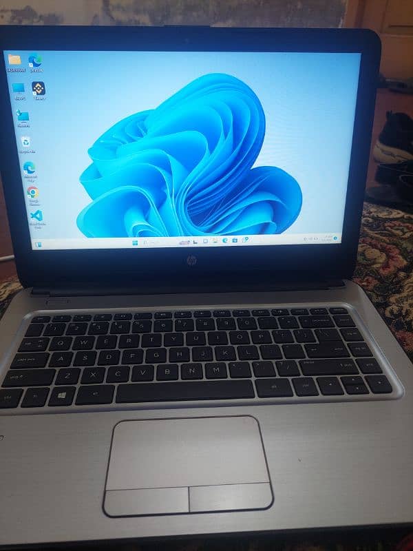 Hp core I5 7 gen    exchange  possible  liptop  ya only i phone 2