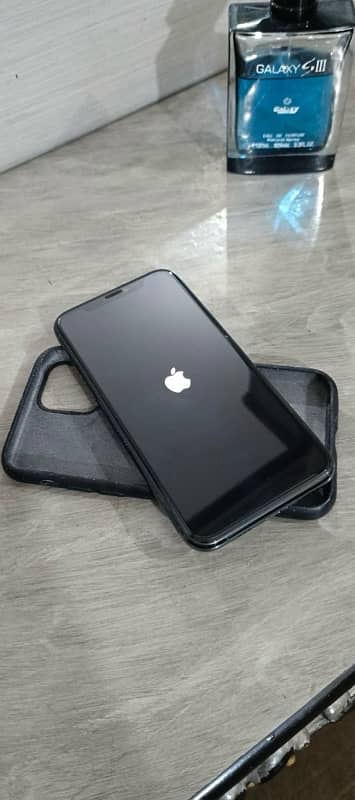 IPhone 11 256 pta just unbox 100% helth water pack 1