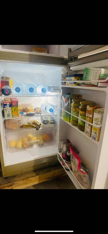 Home Used 2 door Dawlence Refrigerator 1