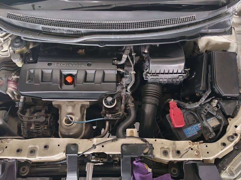 Honda Civic VTi 2013 model like new car 1