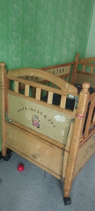 wooden baby cot for sale. condition 8/10 1