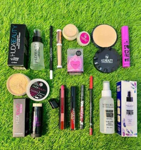 Huda beauty makeup full kit branded 100% original packed. 0