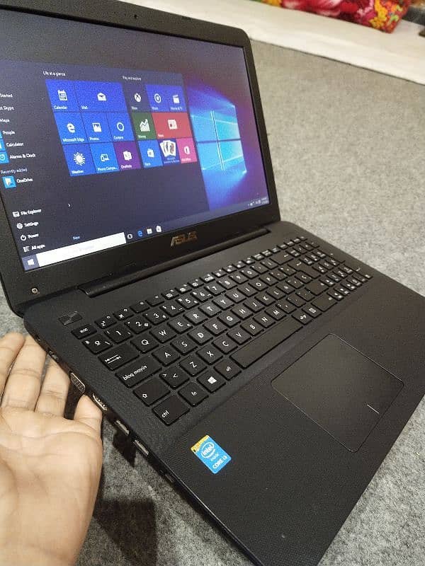 Asus, Core i3 5th generation, 8Gb ram, 500gb hard,15.6 inch numpad 9