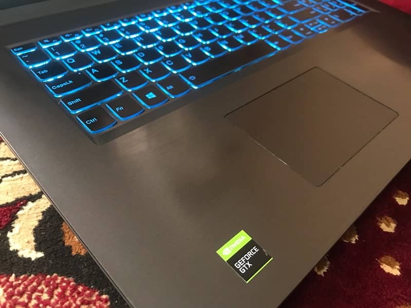 LENOVO IDEAPAD 17 GTX1650 1