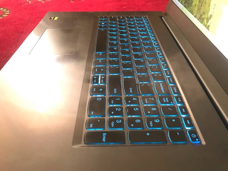 LENOVO IDEAPAD 17 GTX1650 3