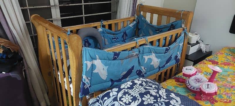 Imported "Mon Ami" Baby Cot 3