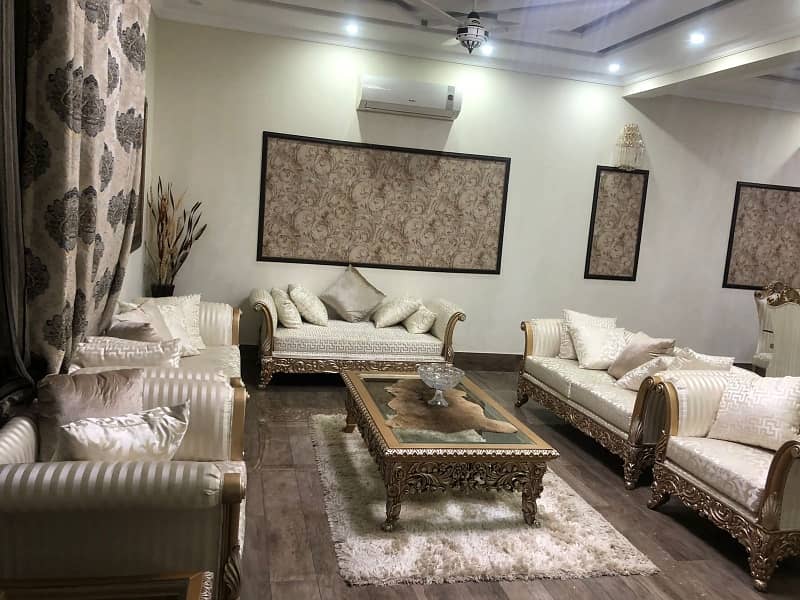 A Palatial Residence For Sale In Model Town 1