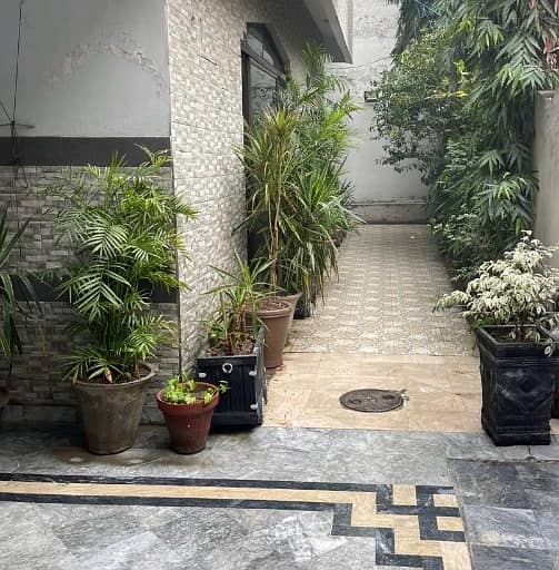 Prime Location House Of 13 Marla For sale In Islampura 6