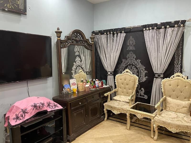 Prime Location House Of 13 Marla For sale In Islampura 9