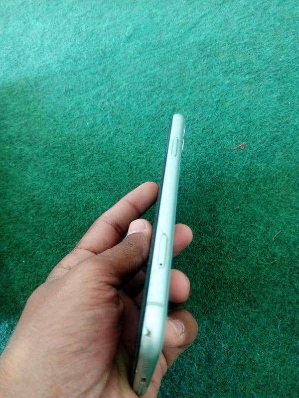 iphone 11 64 gb 55000 3