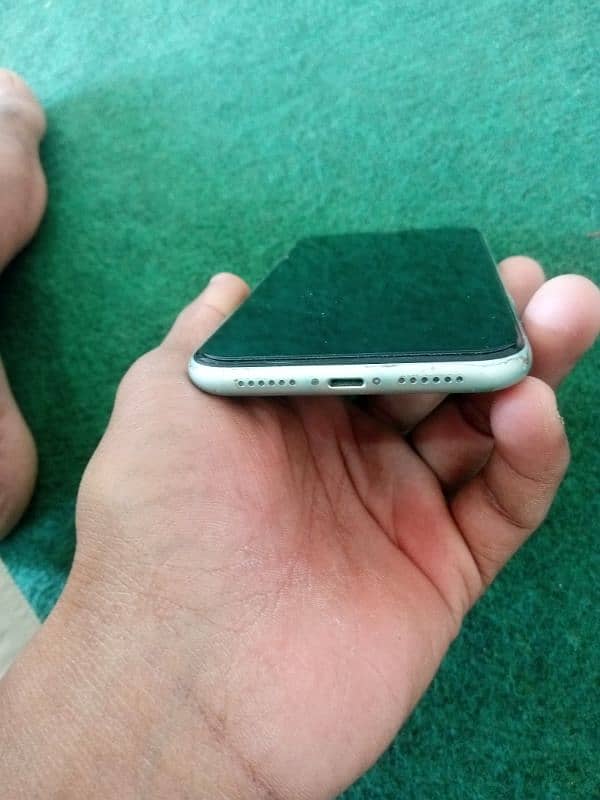 iphone 11 64 gb 55000 4