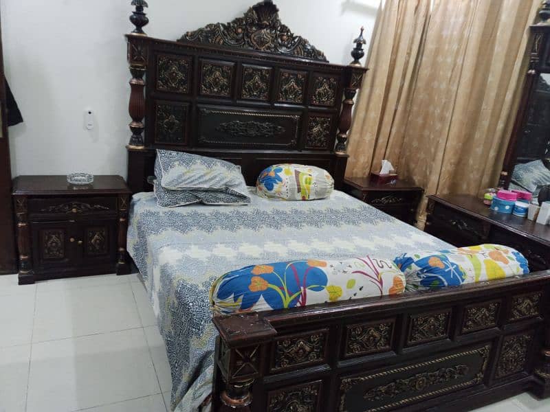 solid chinioti bed set with dressing table 2