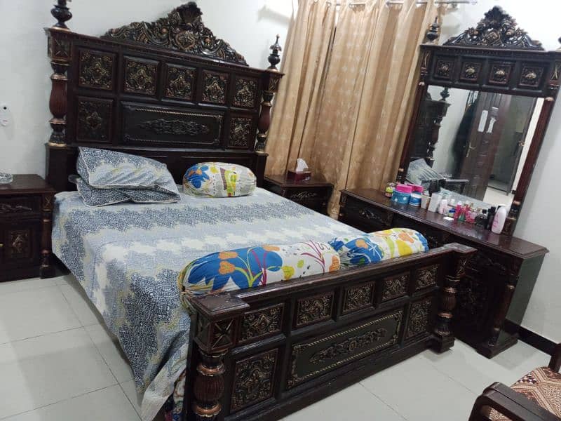 solid chinioti bed set with dressing table 10