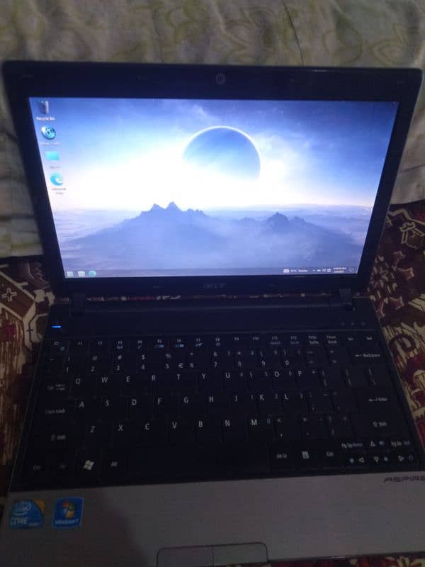 Acer laptop i3 2d genration 3gb ram hard 512gb 10