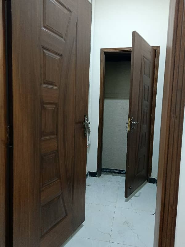 North Nazimabad Block D 3 Bed DD Huge Bed Rooms Near To Aslam Market 600 Yards Category 4