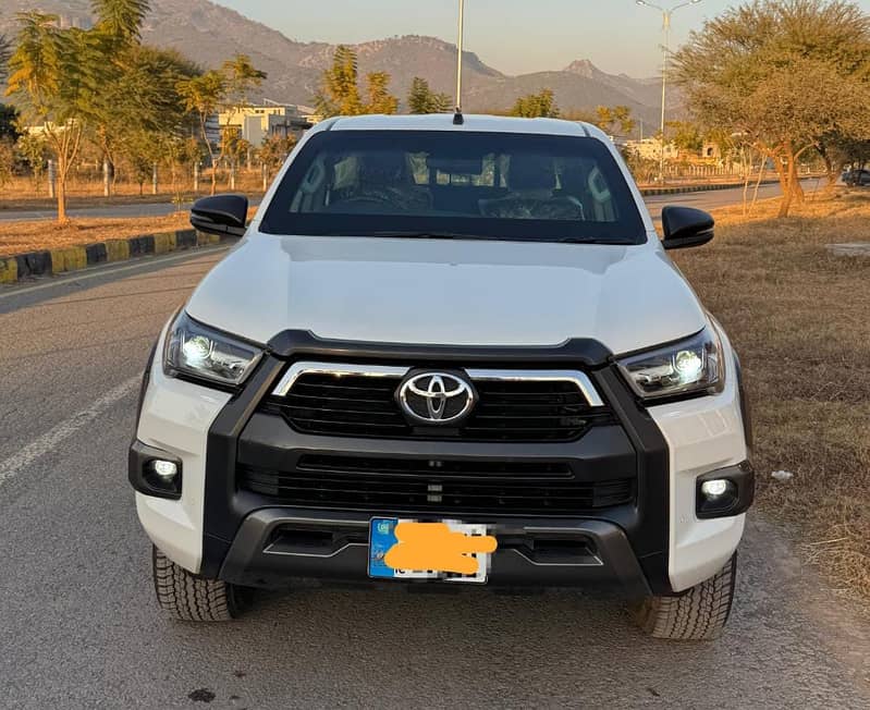 Rent A car all cars available for rent with driver In Pakistan 17