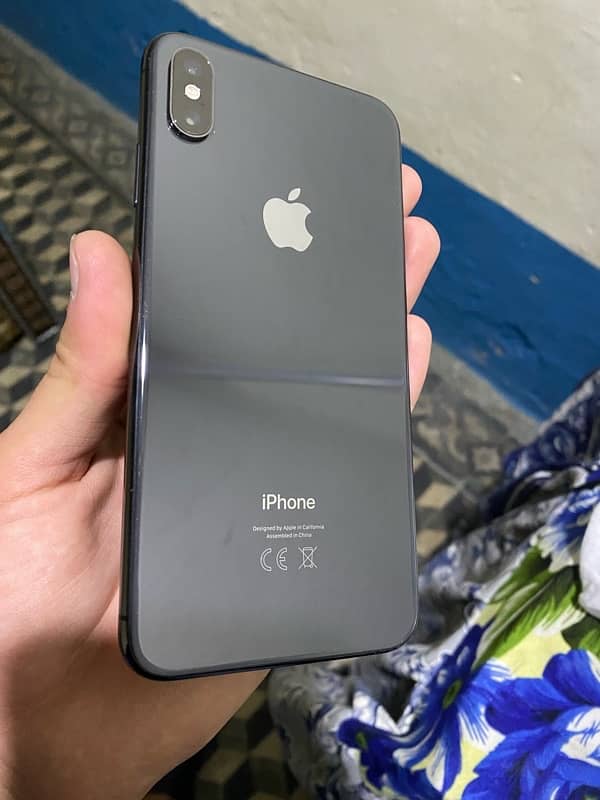 iPhone XS Max 1