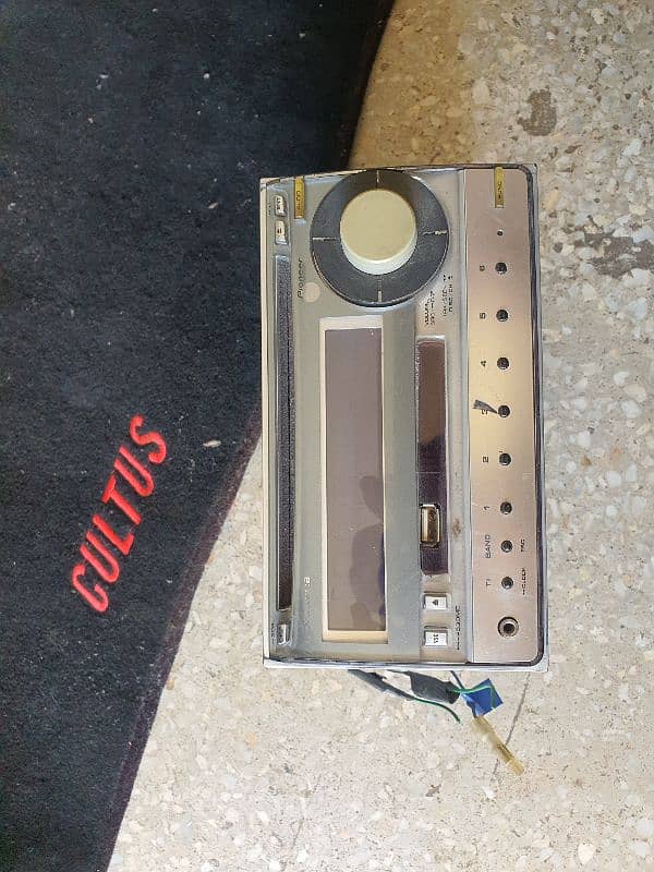 cultus old model dvd player speakers  front light etc 7