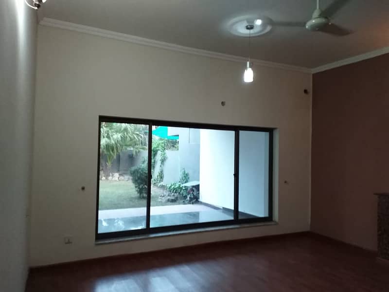 CANTT 3 KANAL COMMERCIAL USE HOUSE FOR RENT GULBERG GARDEN TOWN MOLDEL TOWN SHADMAN LAHORE 24